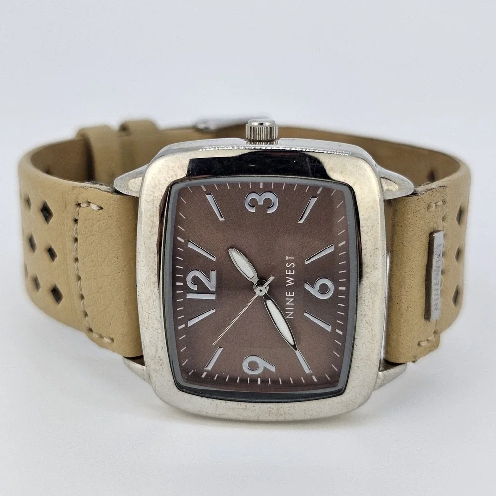 Nine West Women's Watch 36MM Brown Dial Light Brown Leather Bands New‎ Battery